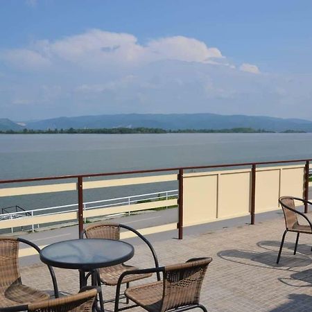 Guest House Bole Vinci Bagian luar foto