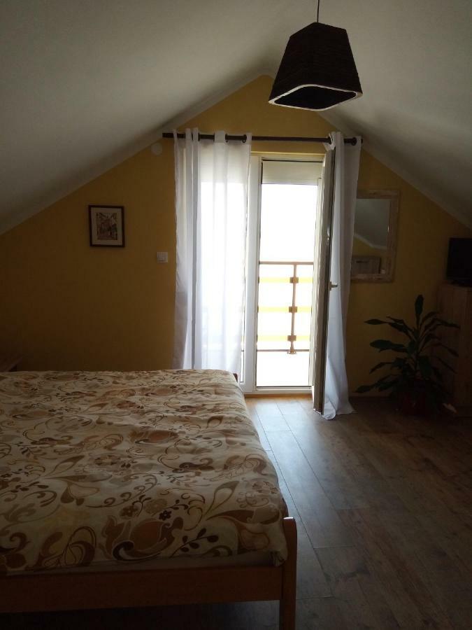 Guest House Bole Vinci Bagian luar foto