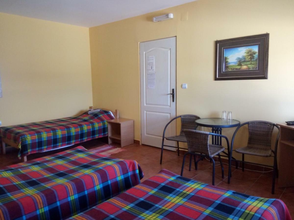 Guest House Bole Vinci Bagian luar foto